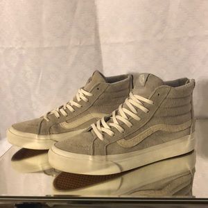 SOLD! Grey suede old skool Vans 🌊